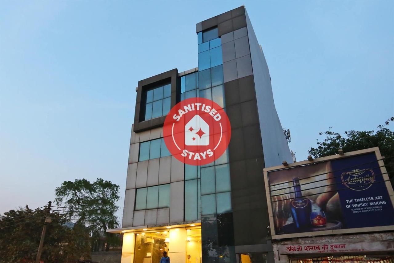 Capital O 12807 Amaira Hotel And Banquets Noida Extérieur photo
