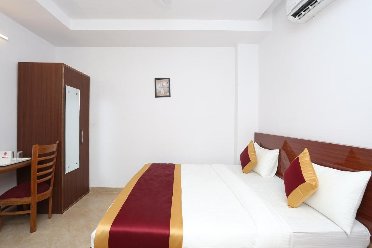 Capital O 12807 Amaira Hotel And Banquets Noida Extérieur photo