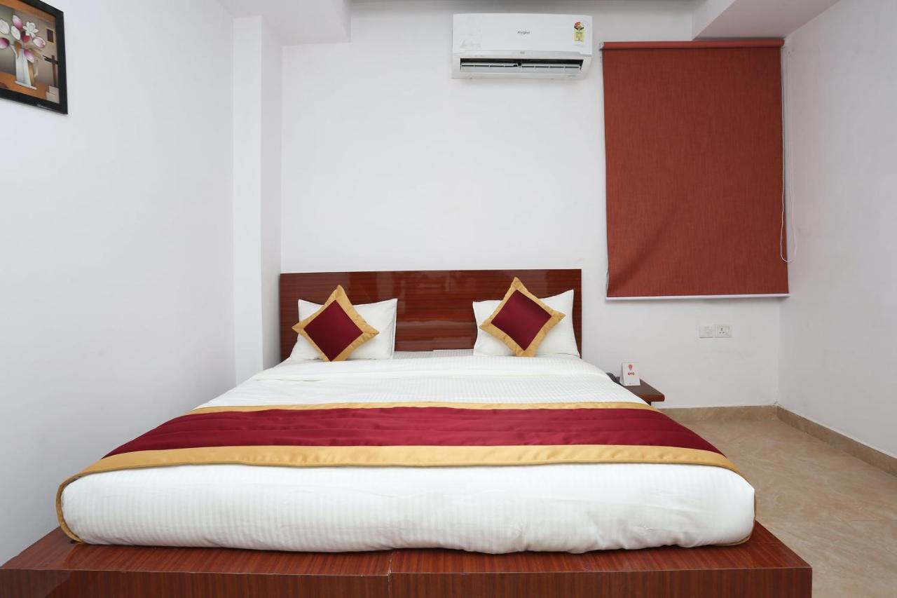 Capital O 12807 Amaira Hotel And Banquets Noida Extérieur photo